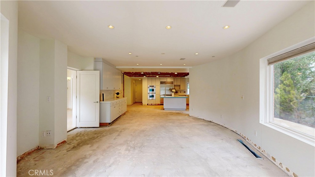 742 Greenridge