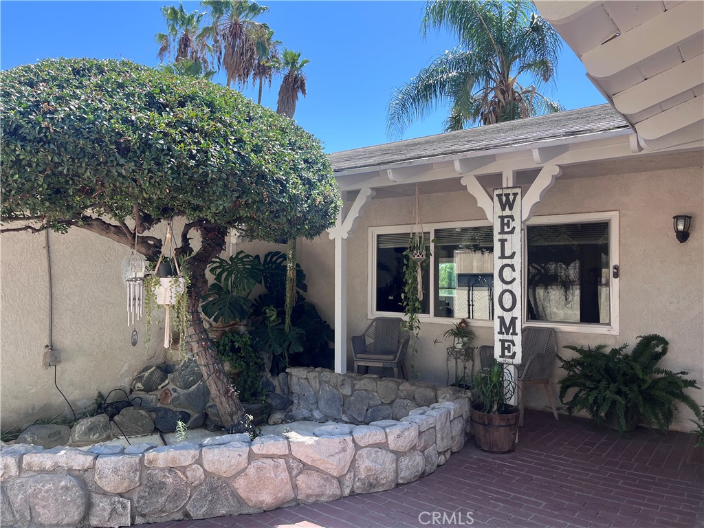 25325 Mountain Cliff