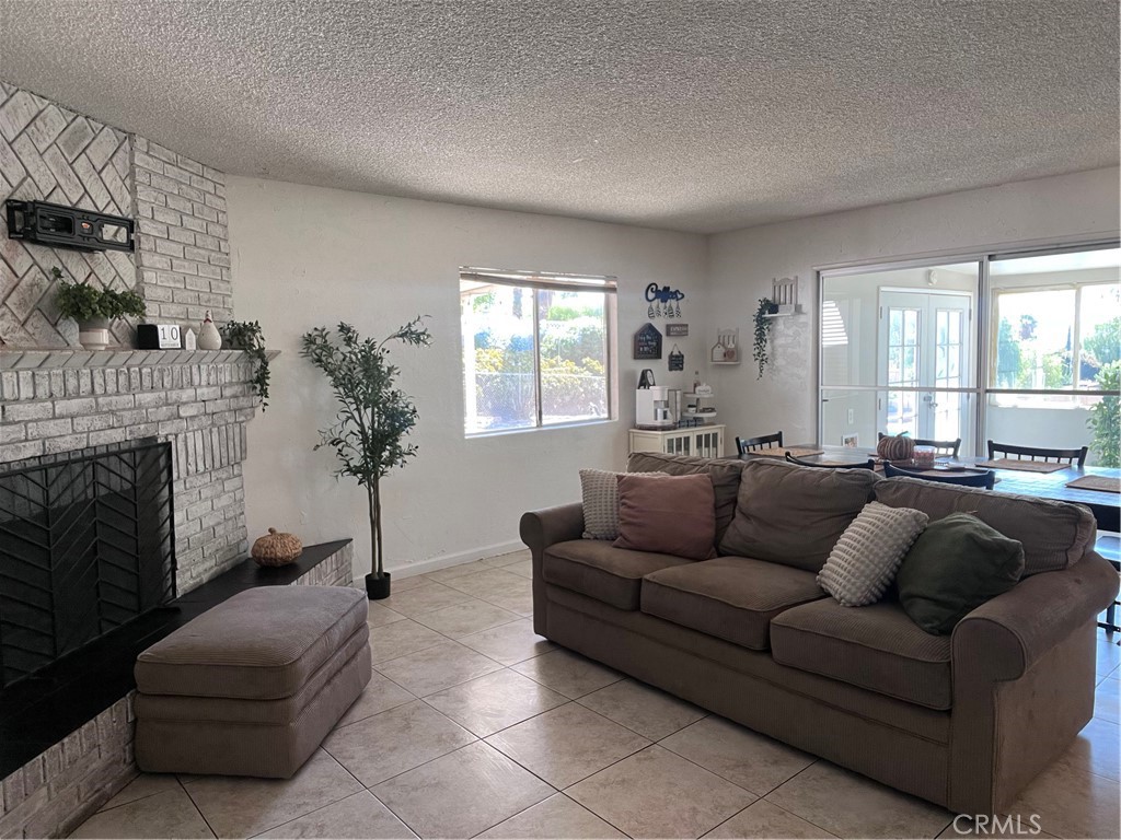25325 Mountain Cliff