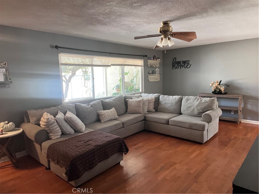 25325 Mountain Cliff