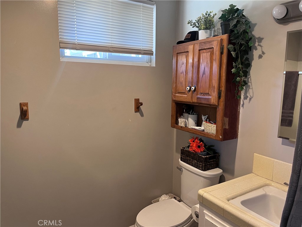 25325 Mountain Cliff