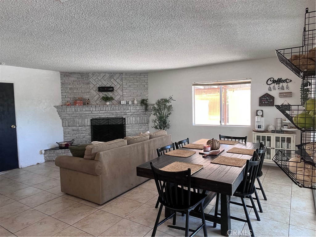 25325 Mountain Cliff