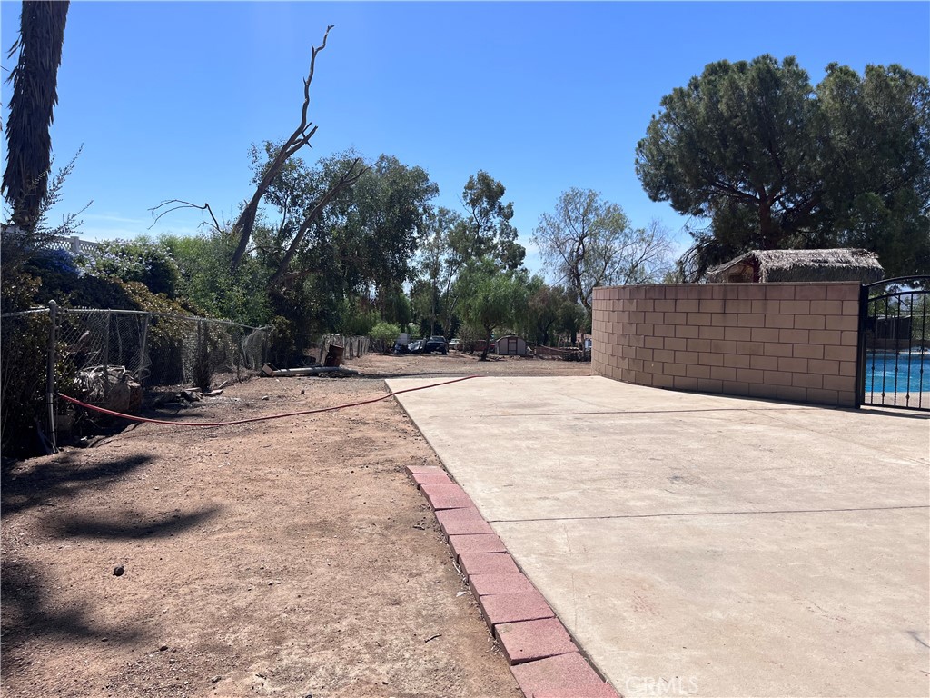 25325 Mountain Cliff