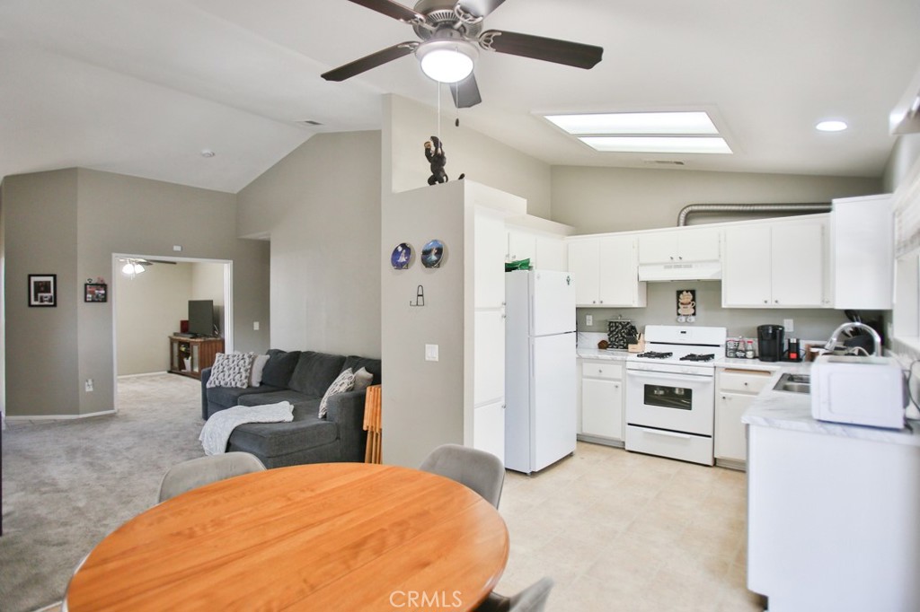 1385 Orange Grove Avenue