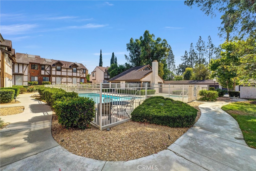 1020 S Mountain Avenue