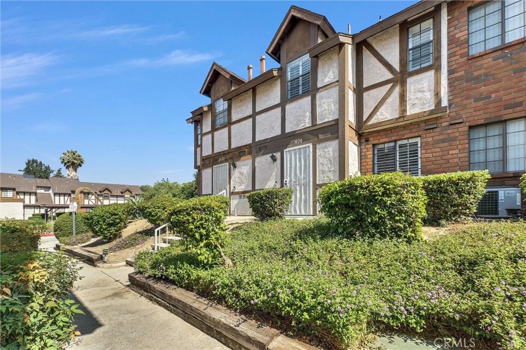 1020 S Mountain Avenue