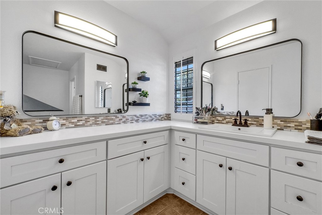 1020 S Mountain Avenue