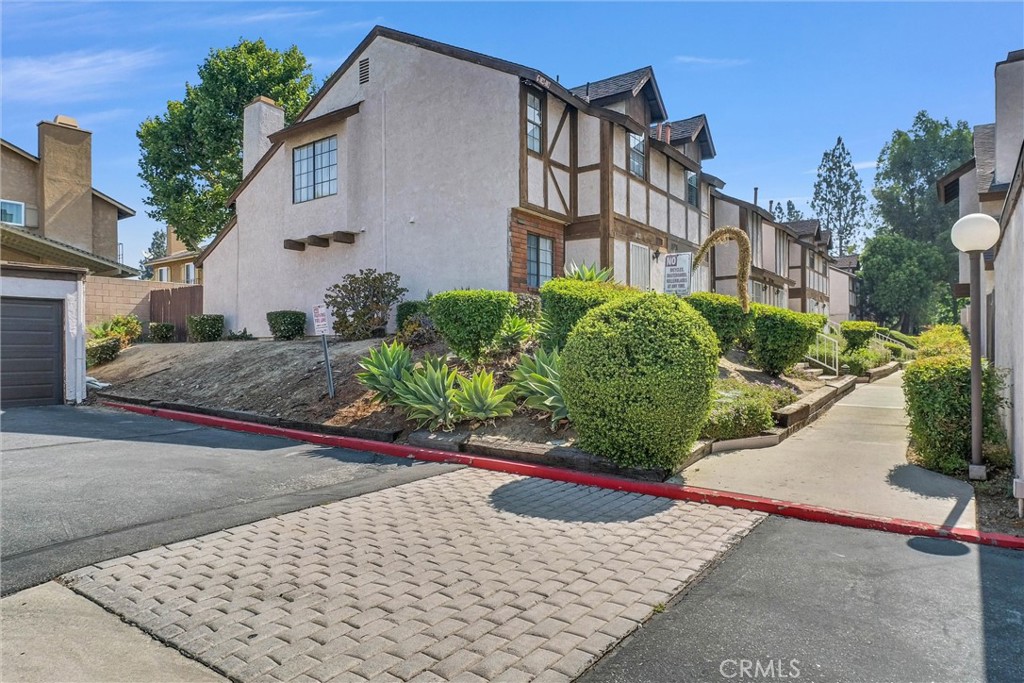 1020 S Mountain Avenue