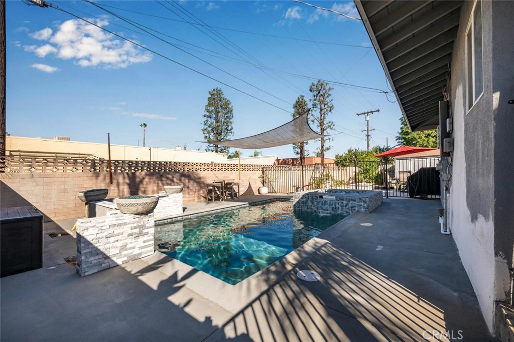 11139 Montlake Drive