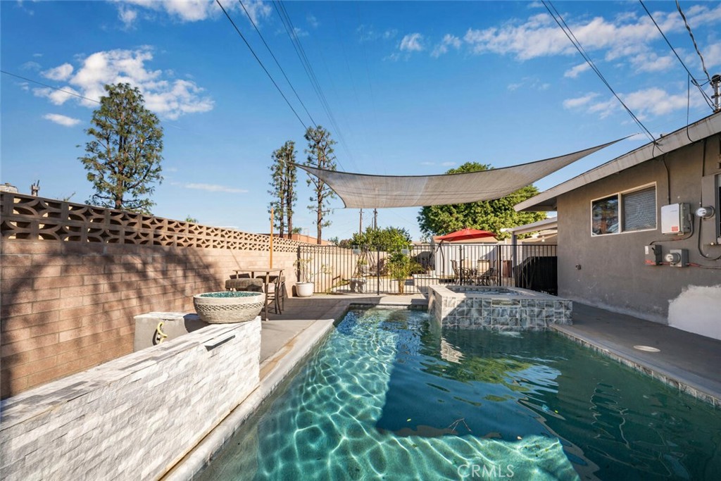 11139 Montlake Drive