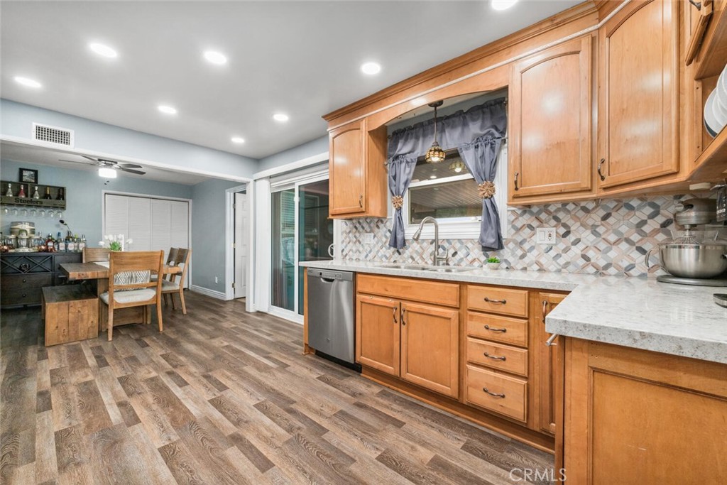 11139 Montlake Drive