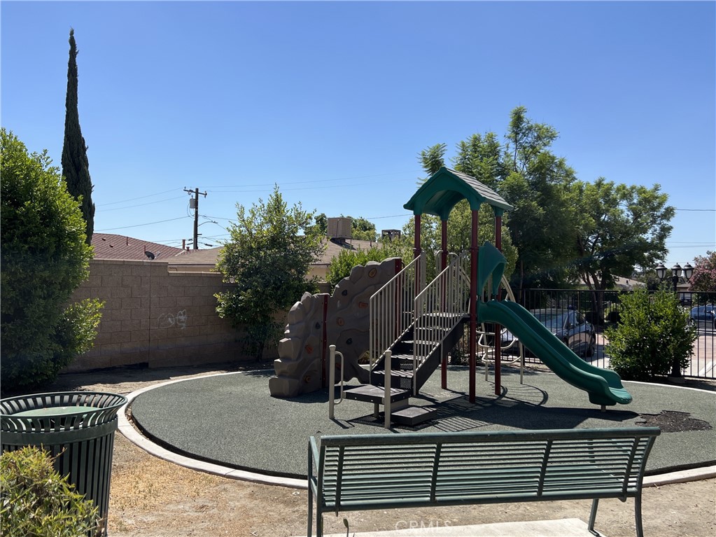 16558 Paine Street 7