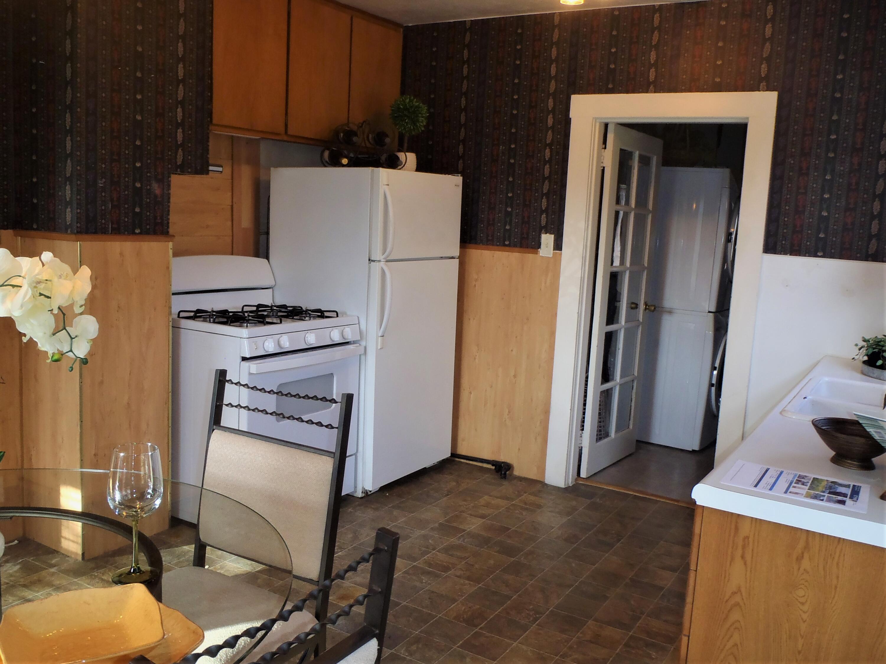 263 Berrydale Avenue