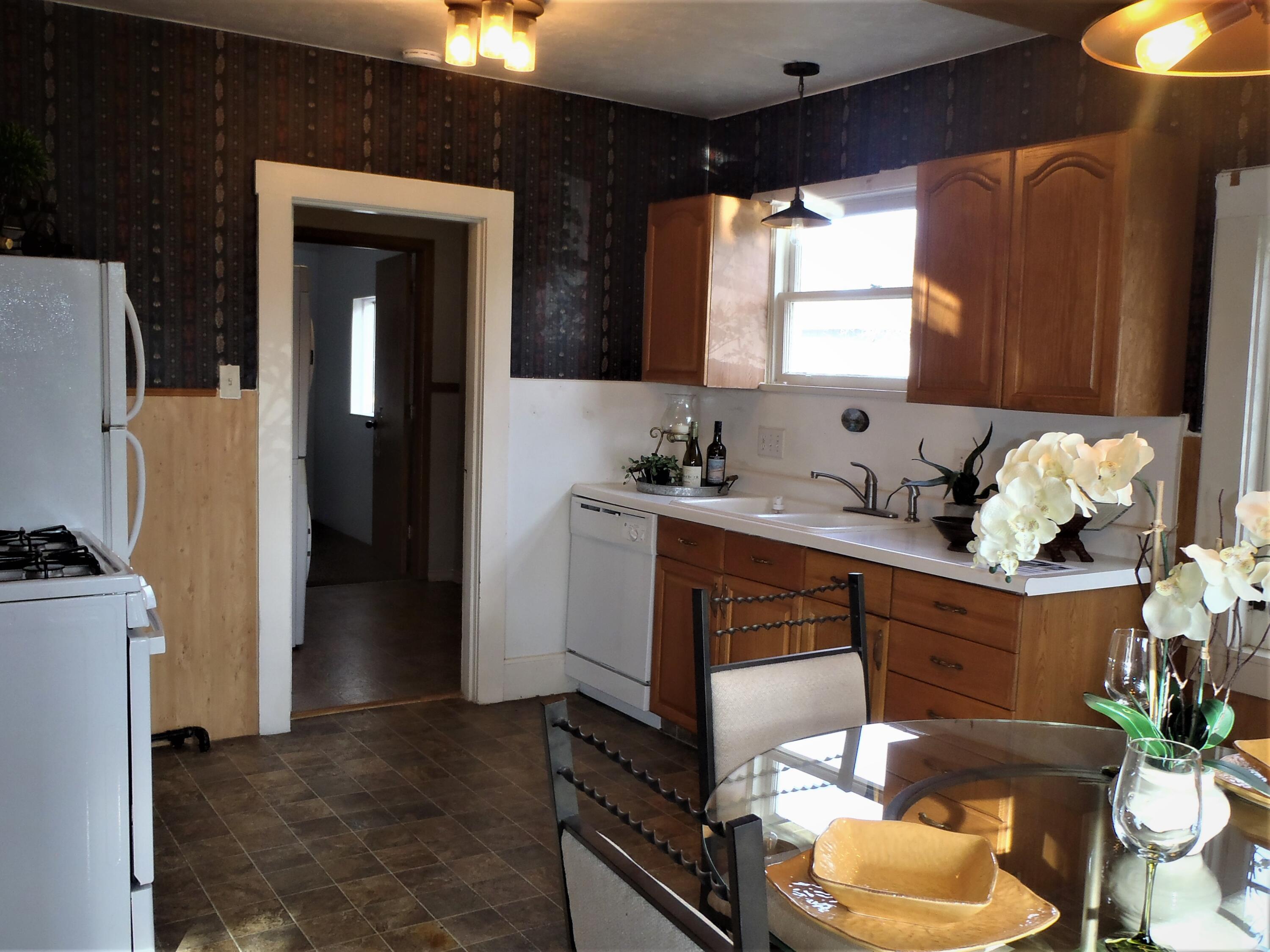 263 Berrydale Avenue