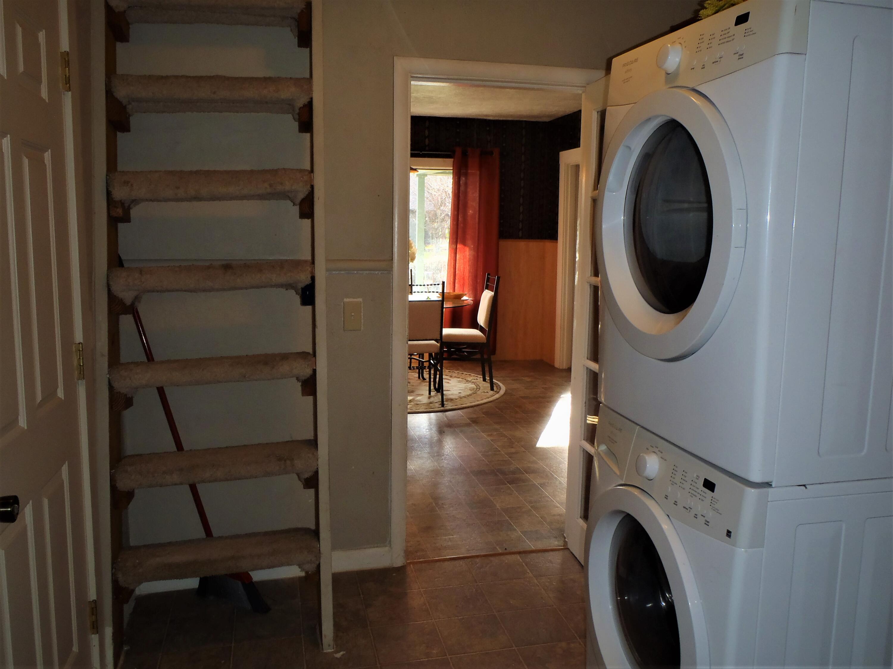 263 Berrydale Avenue