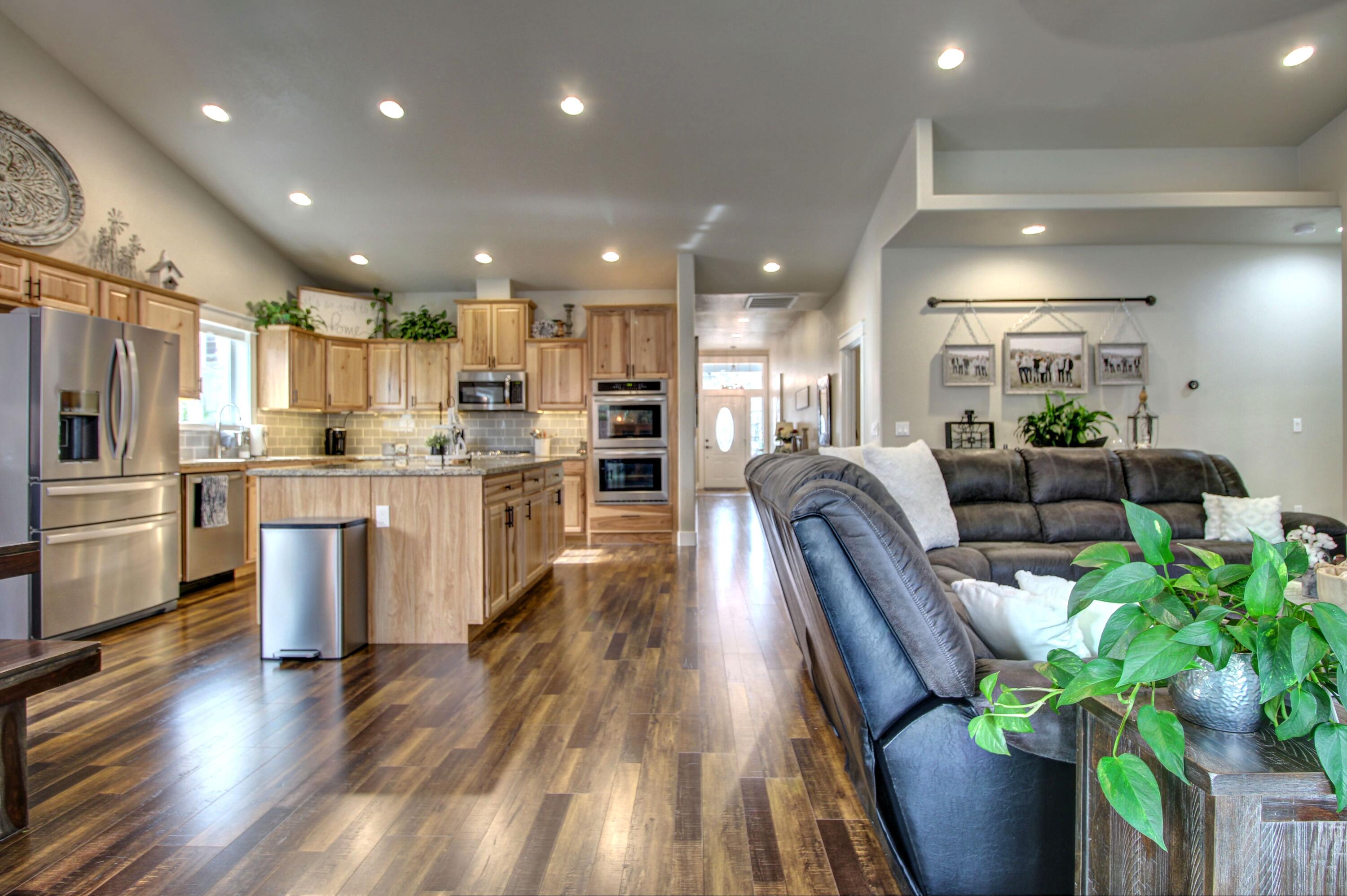 1306 Crestmont Drive