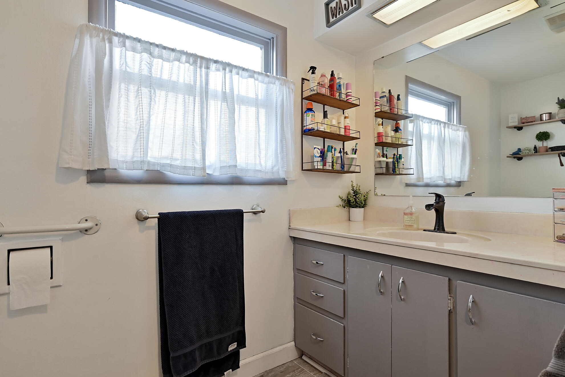 1316 E Jackson Street