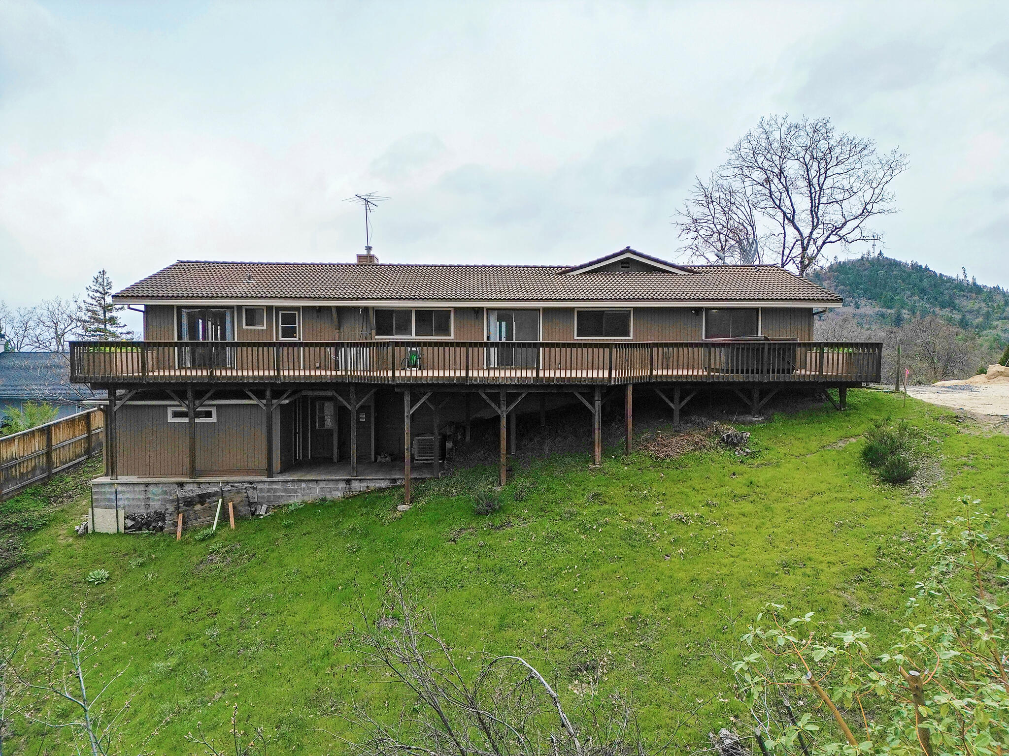 1039 NW Starlite Place