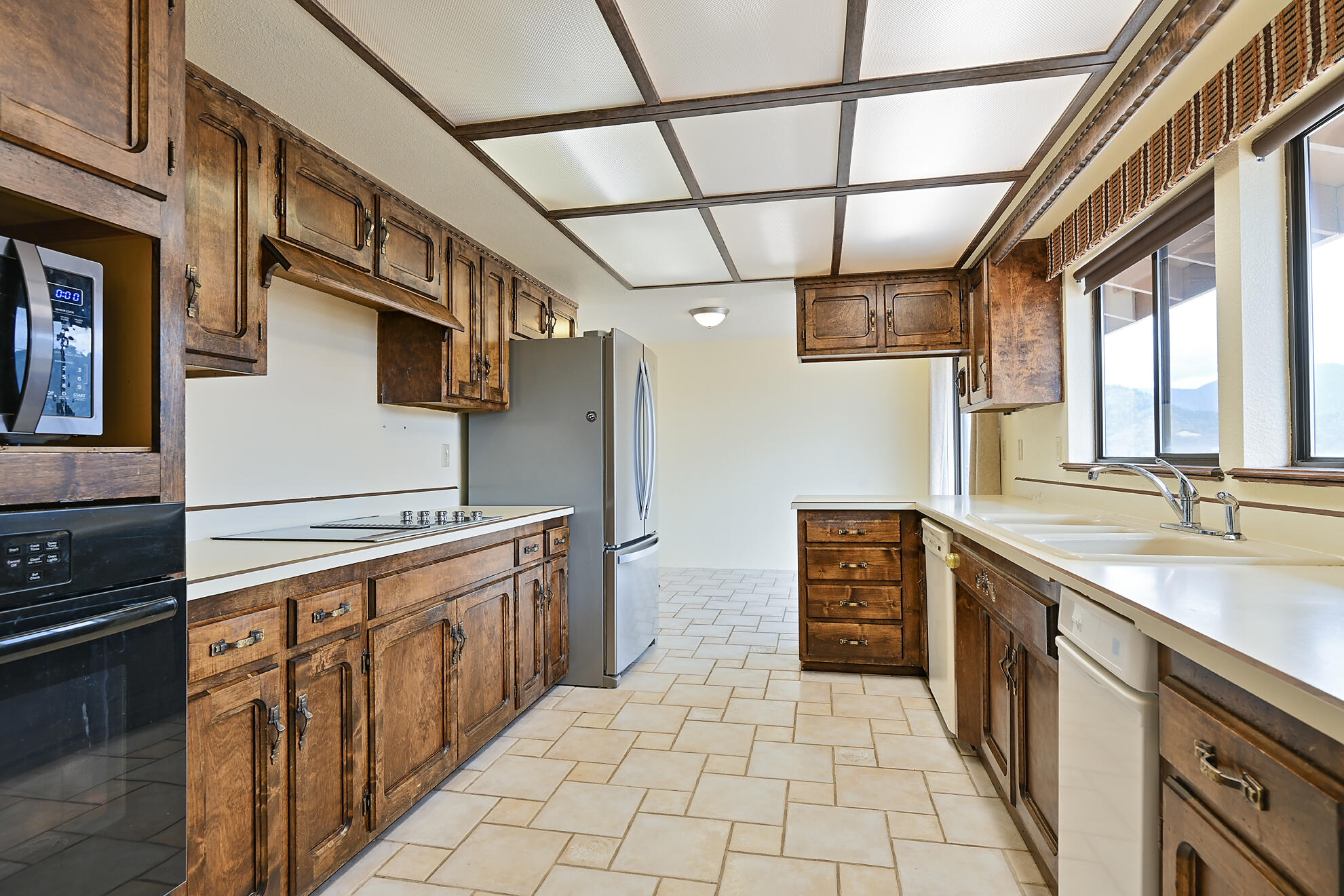 1039 NW Starlite Place