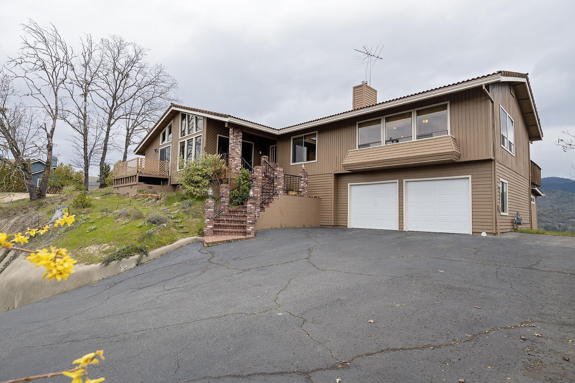 1039 NW Starlite Place