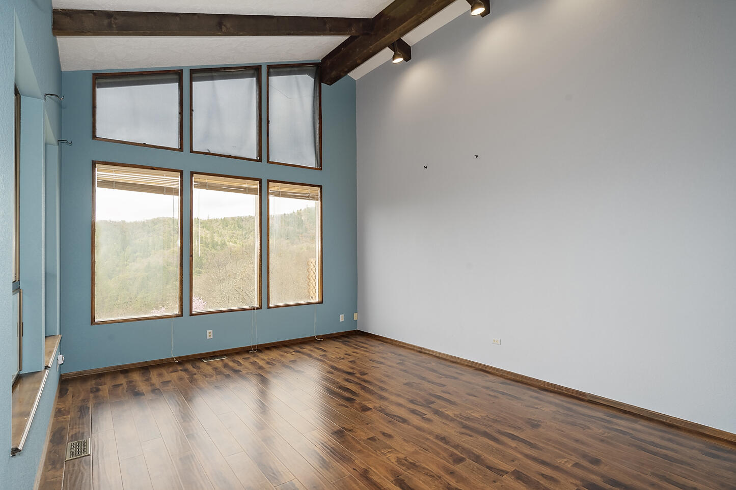 1039 NW Starlite Place