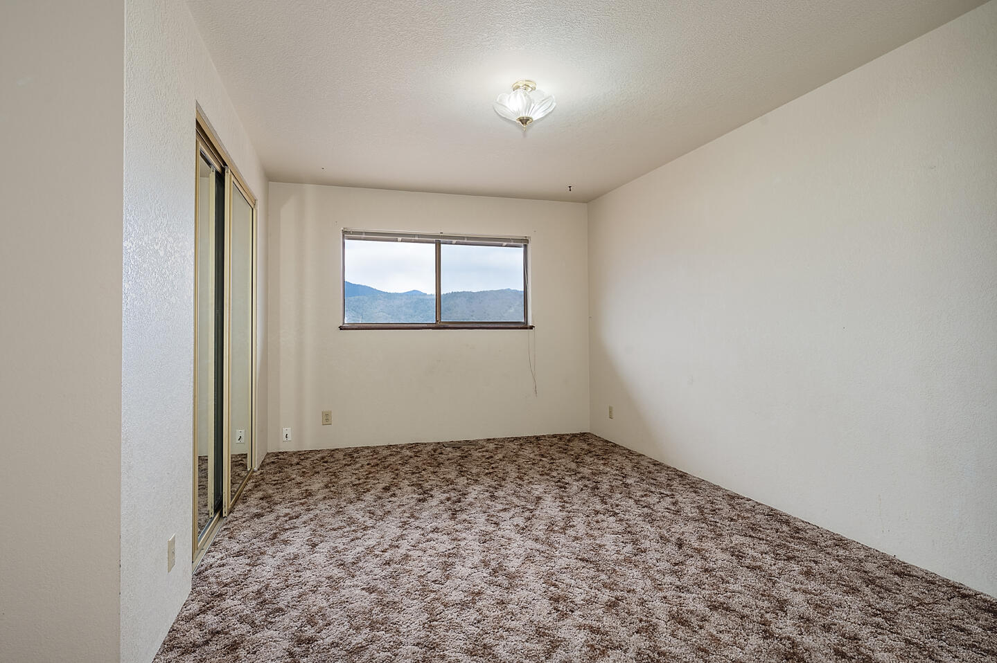 1039 NW Starlite Place