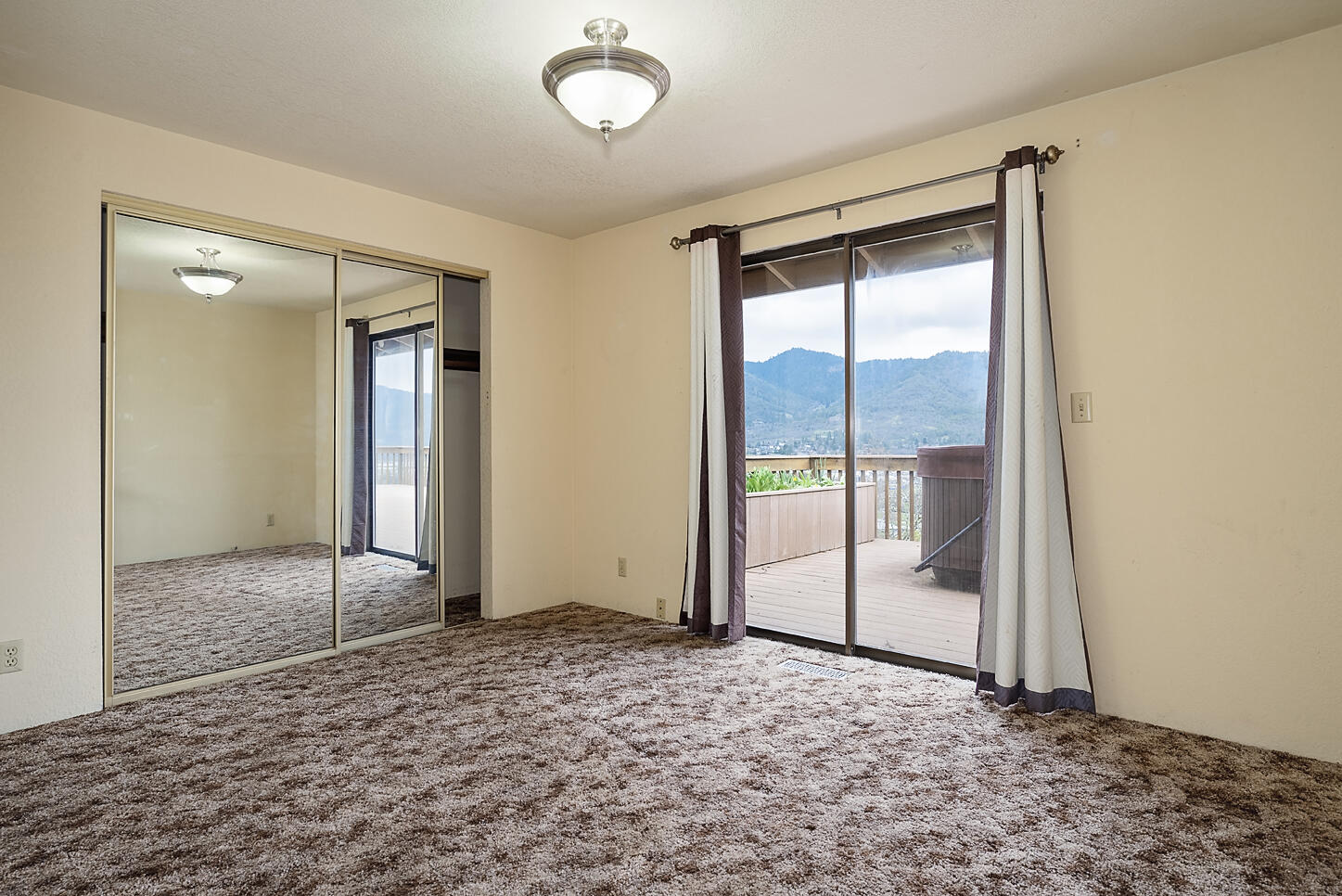 1039 NW Starlite Place