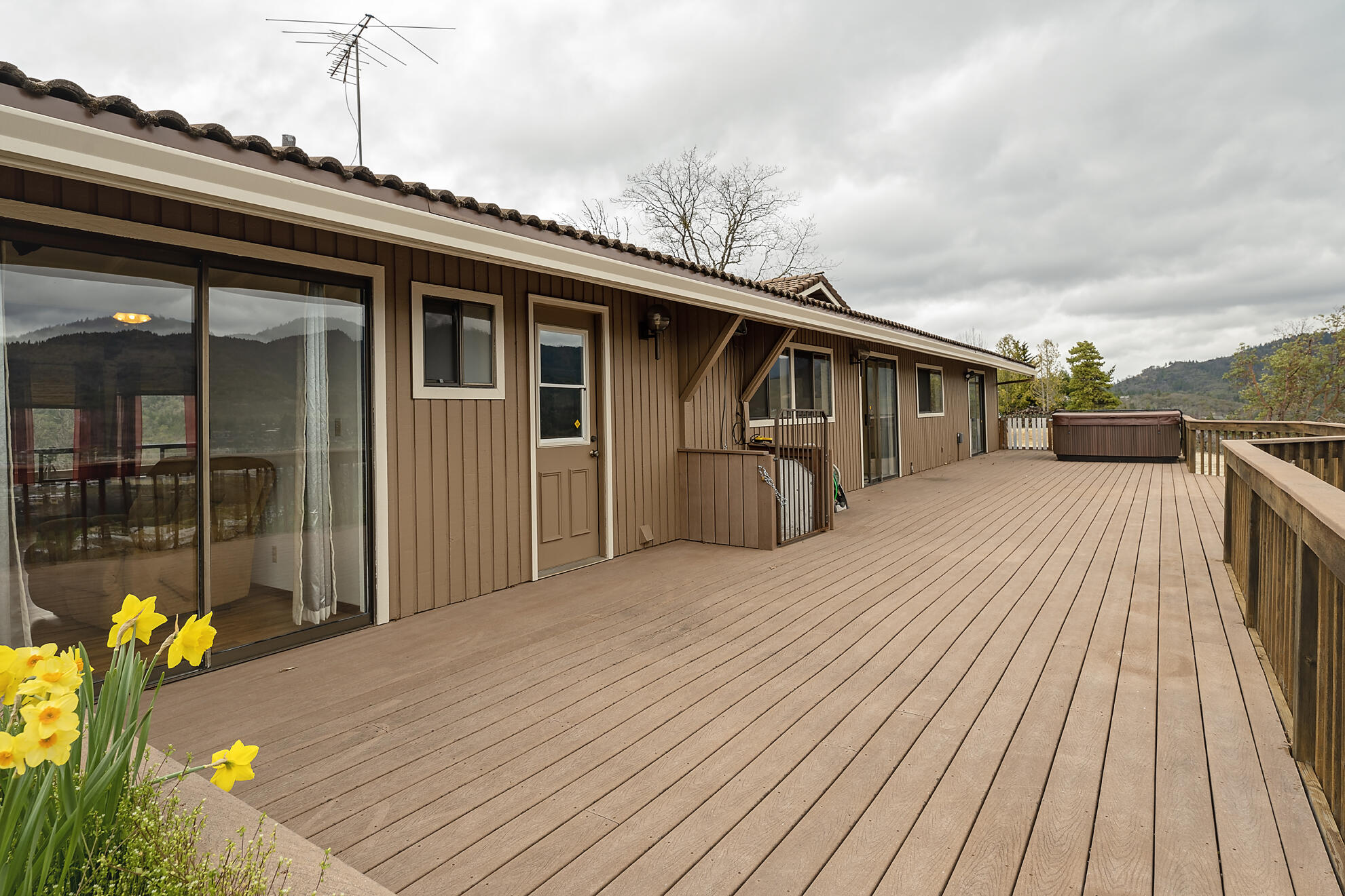 1039 NW Starlite Place