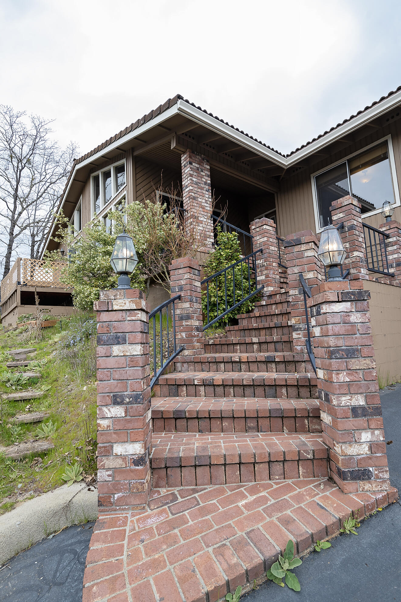 1039 NW Starlite Place