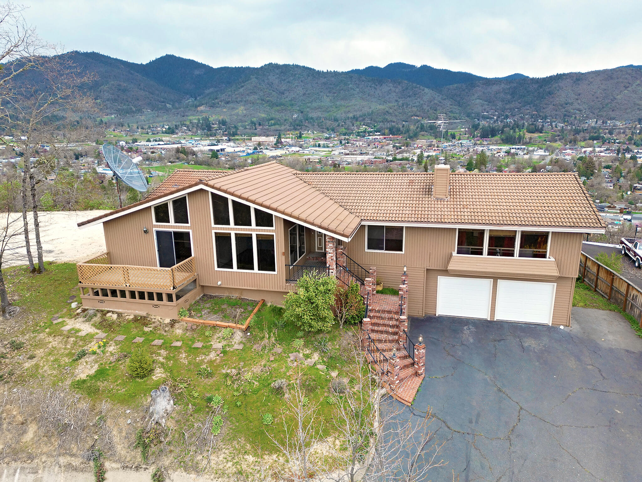 1039 NW Starlite Place