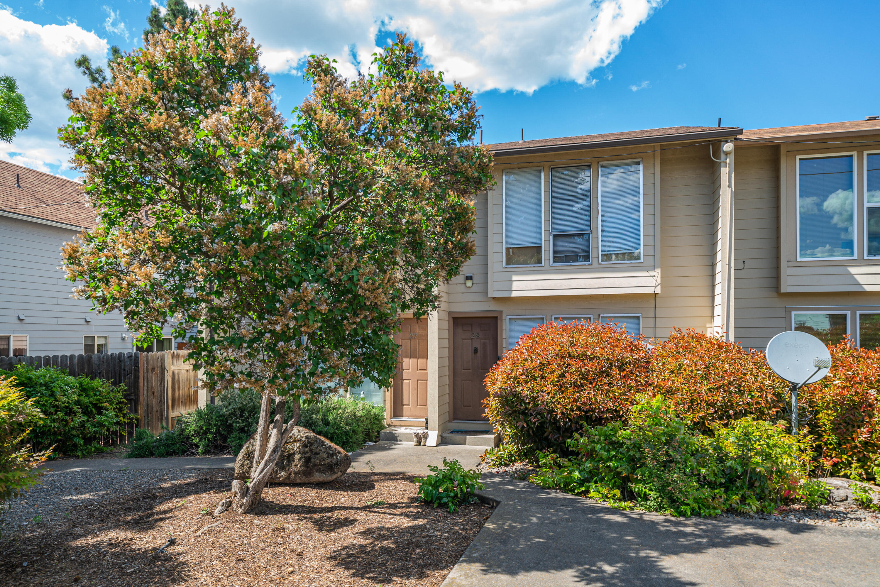 1800 Crater Lake Avenue, 28