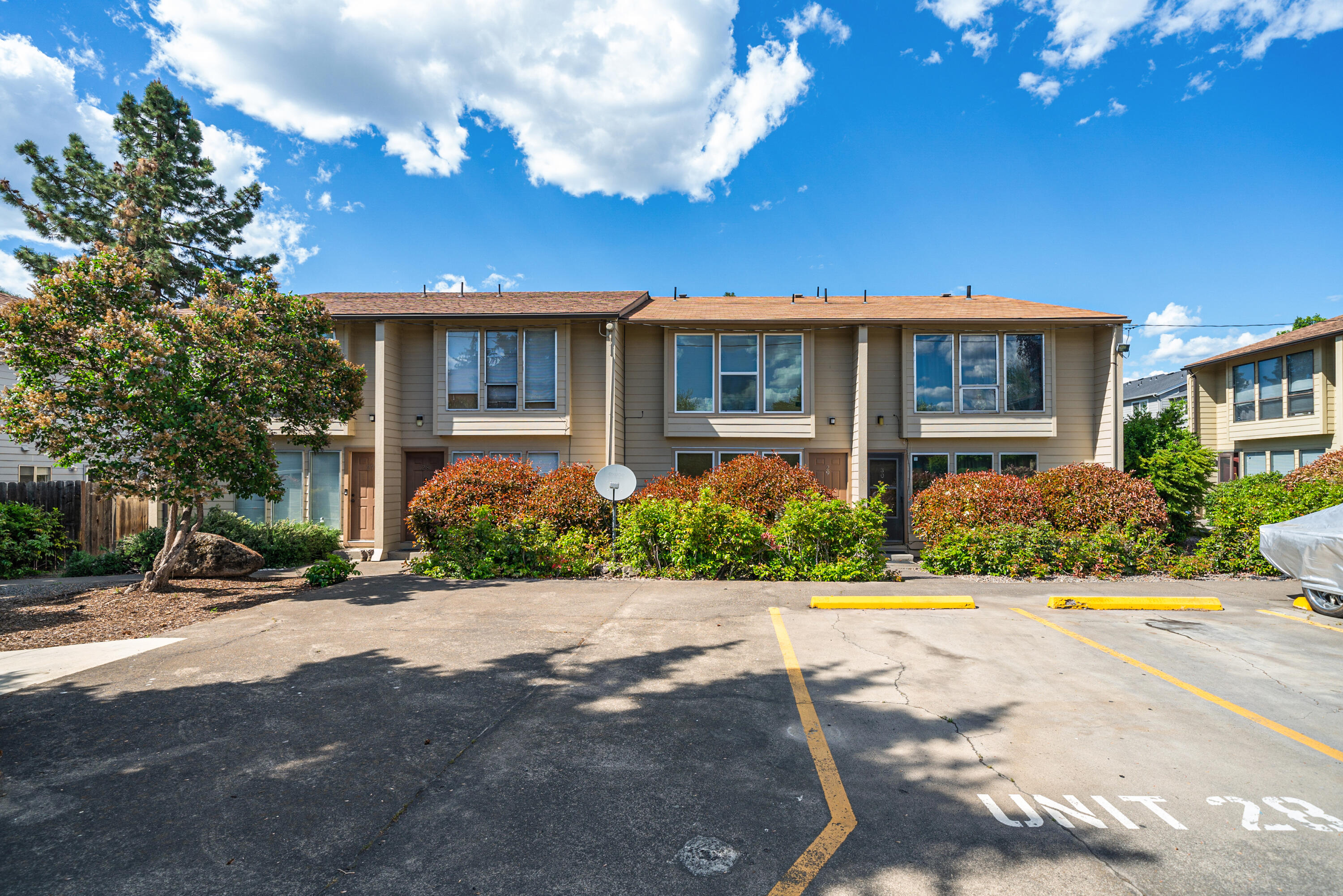 1800 Crater Lake Avenue, 28