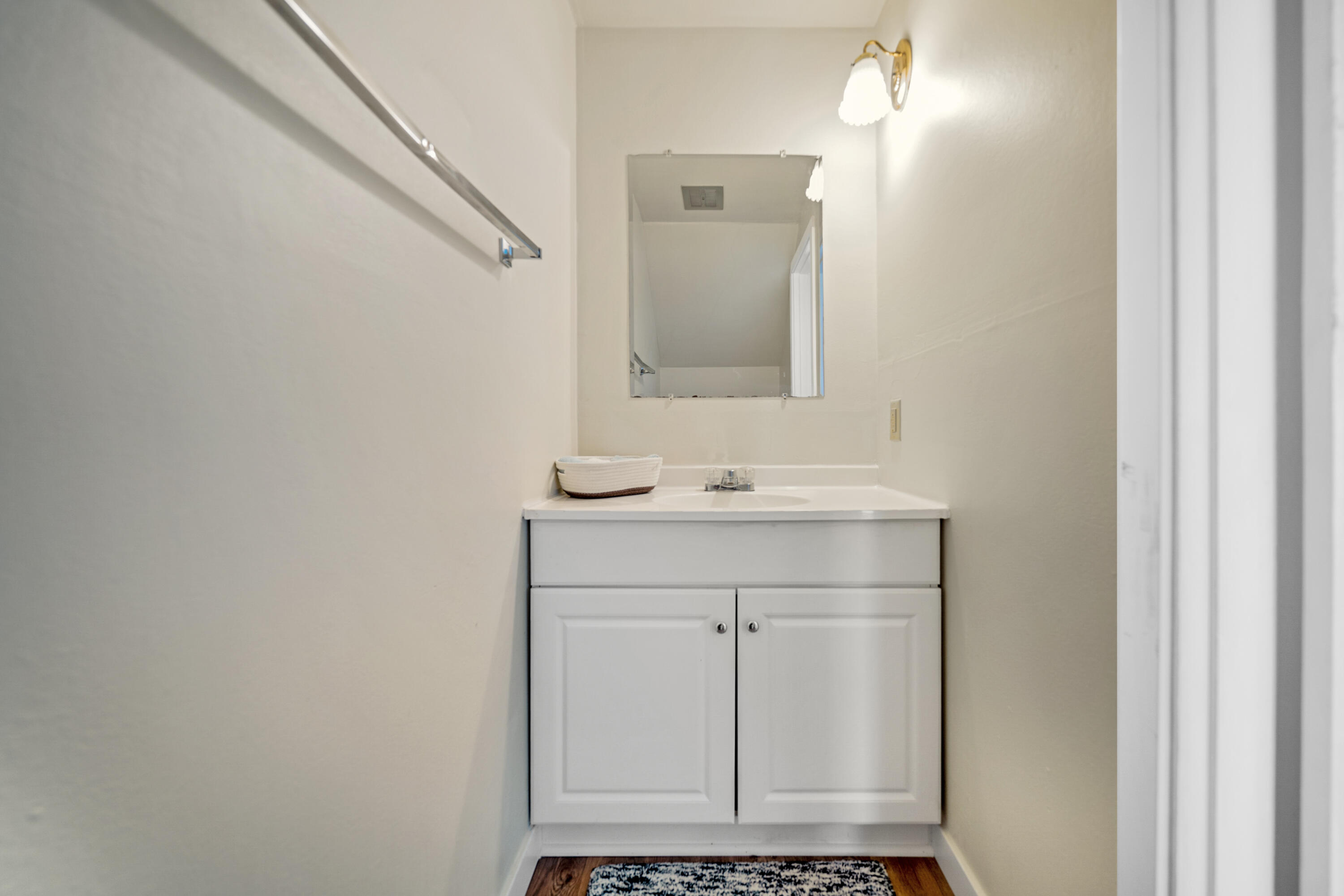 1800 Crater Lake Avenue, 28