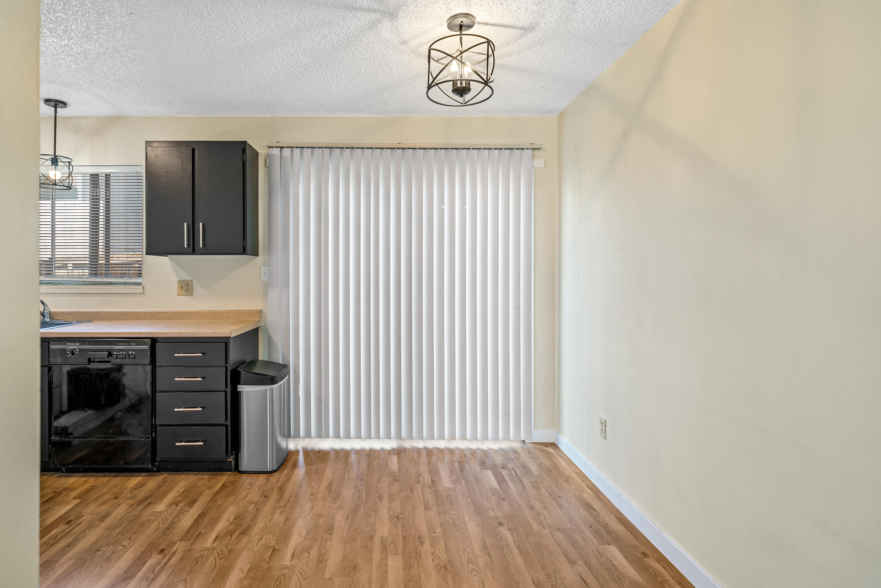 1800 Crater Lake Avenue, 28