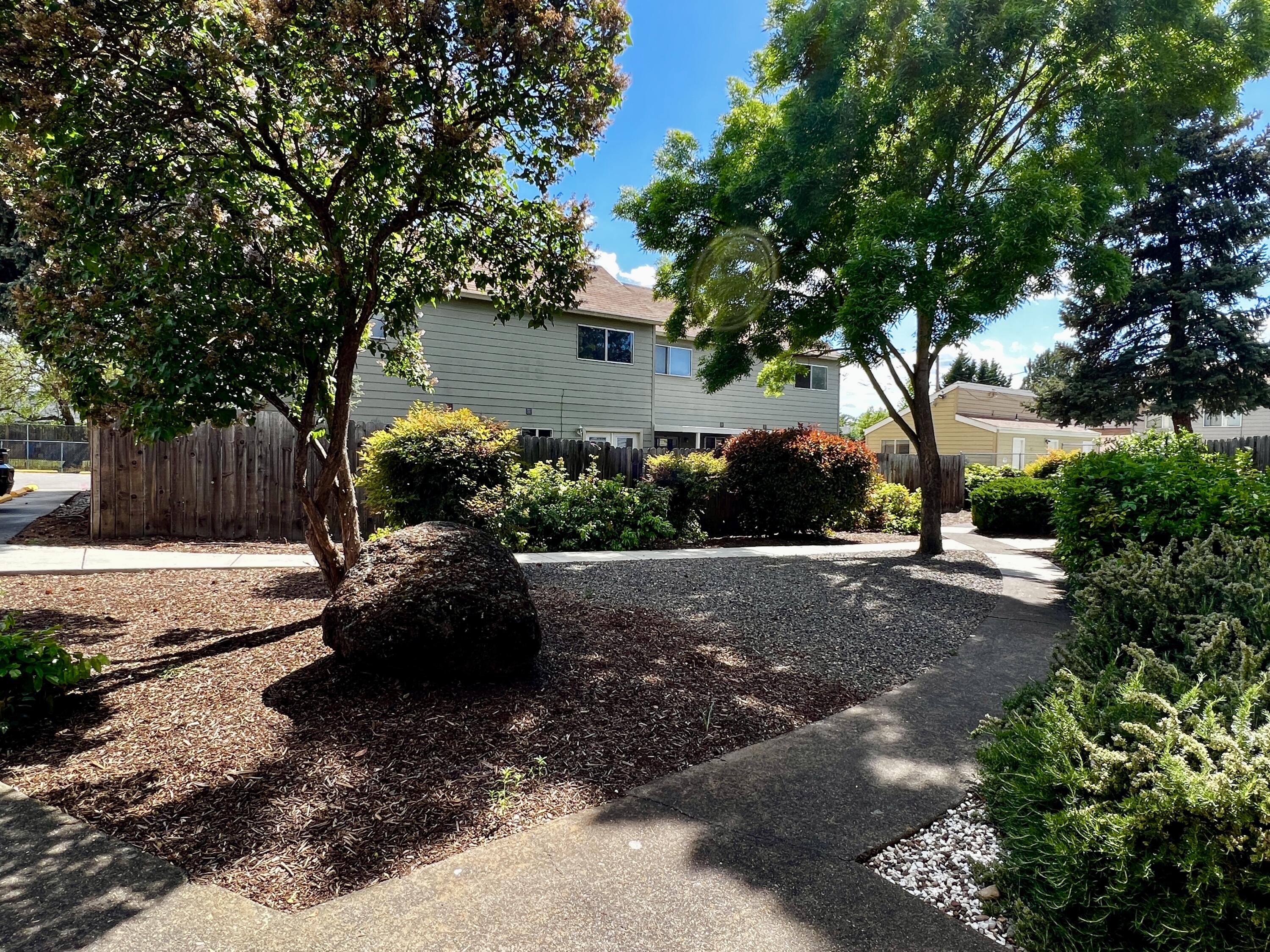 1800 Crater Lake Avenue, 28