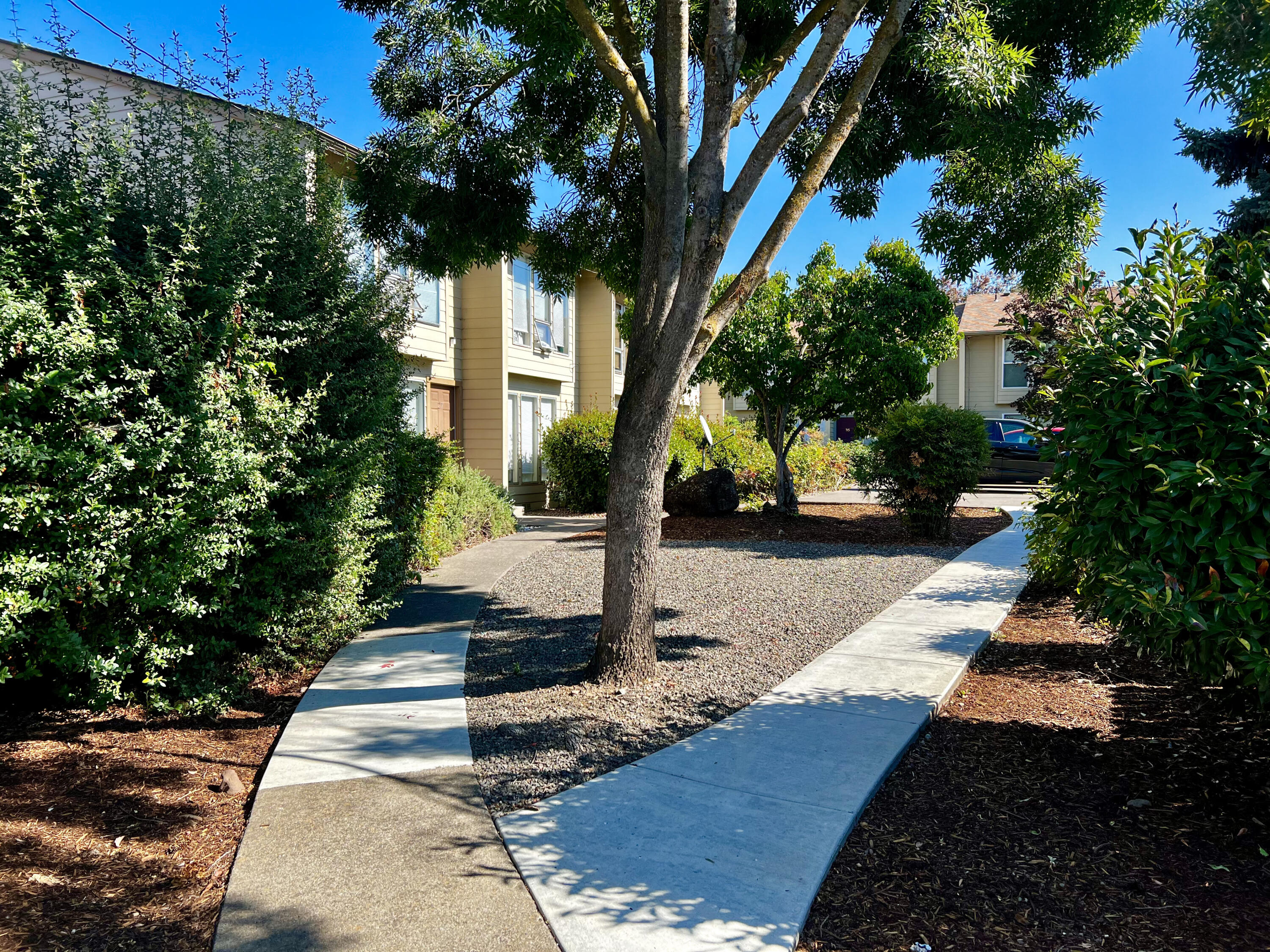 1800 Crater Lake Avenue, 28