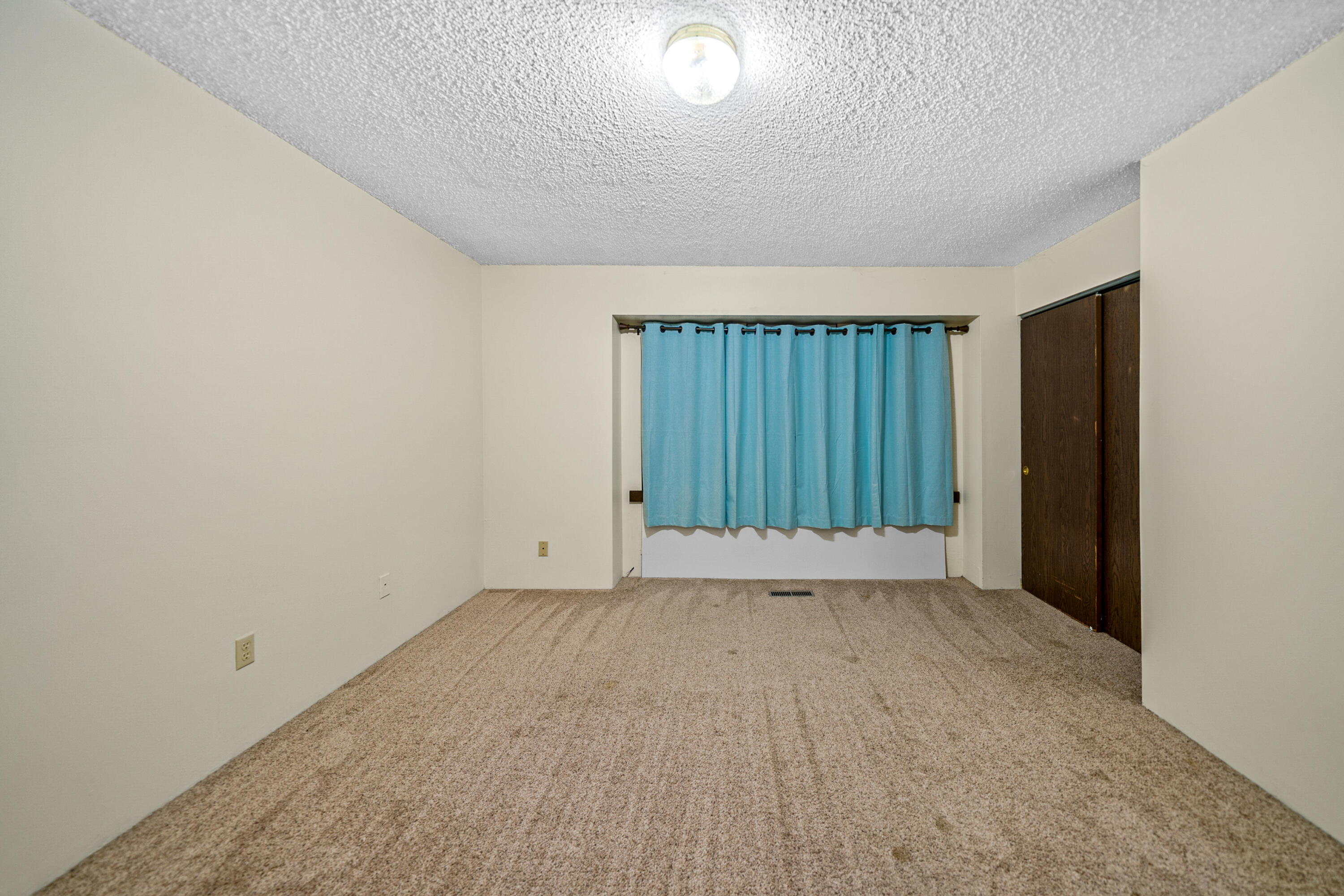 1800 Crater Lake Avenue, 28