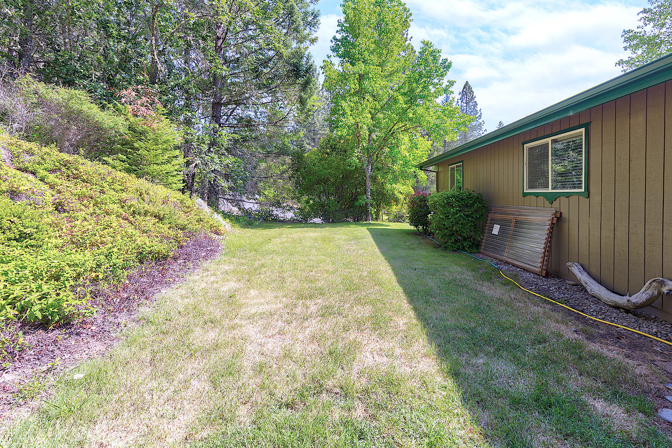 9158 Lower River Road