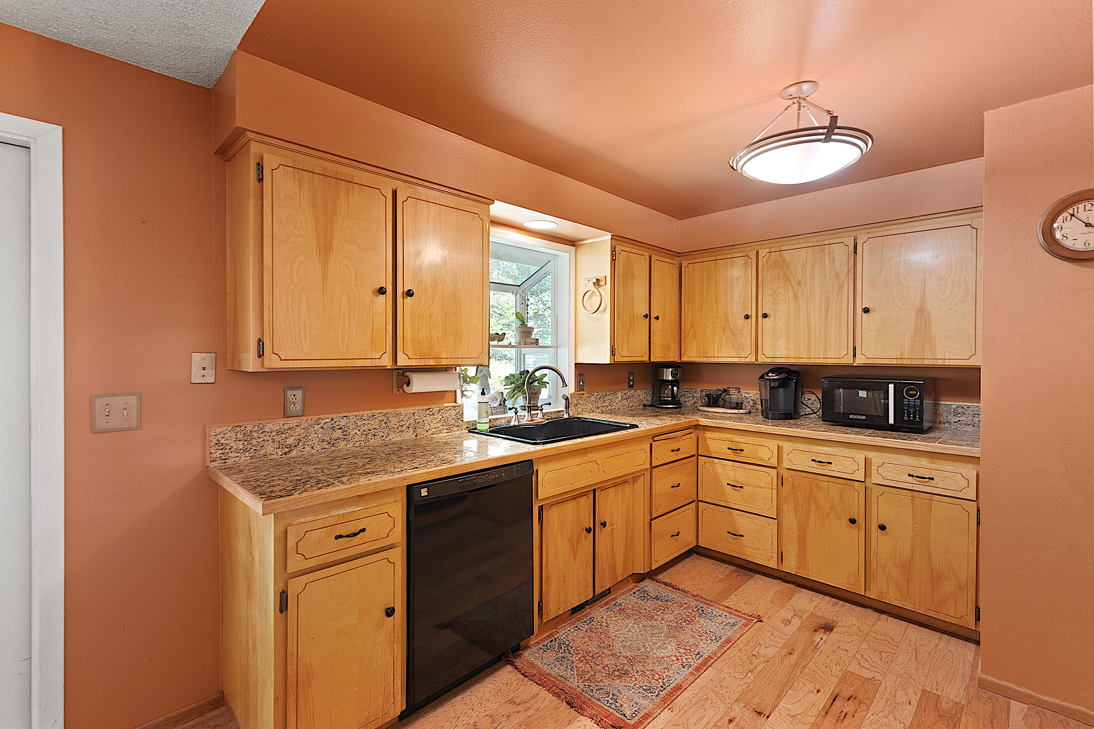 9158 Lower River Road