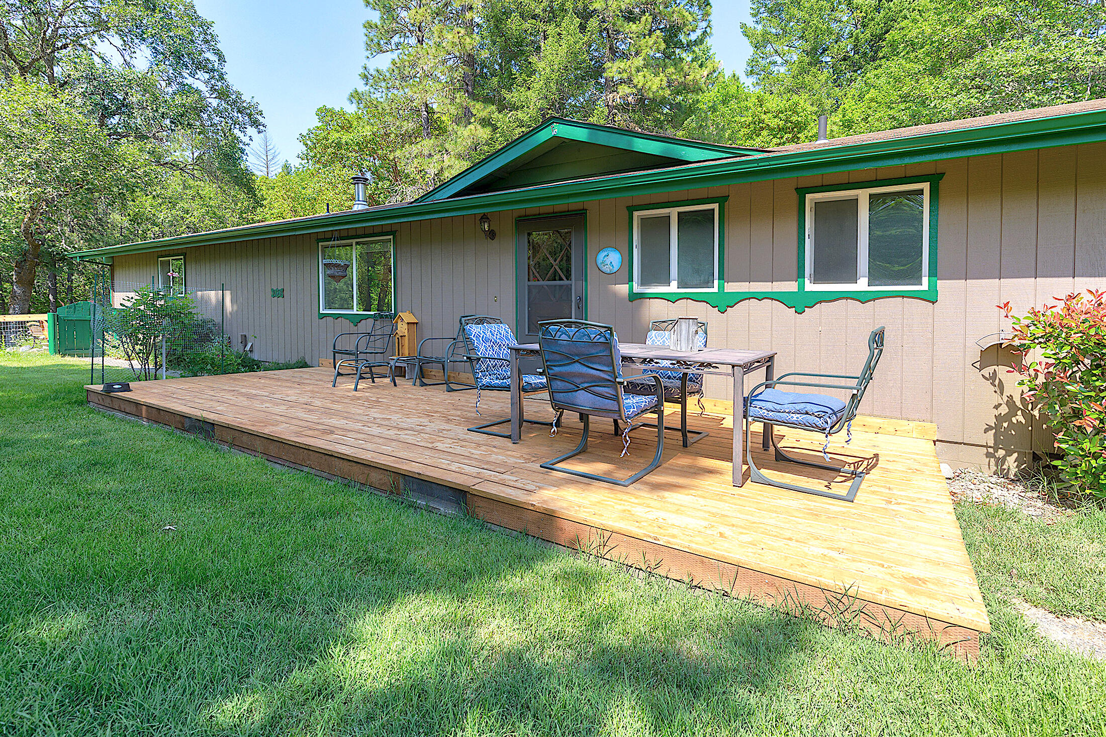 9158 Lower River Road