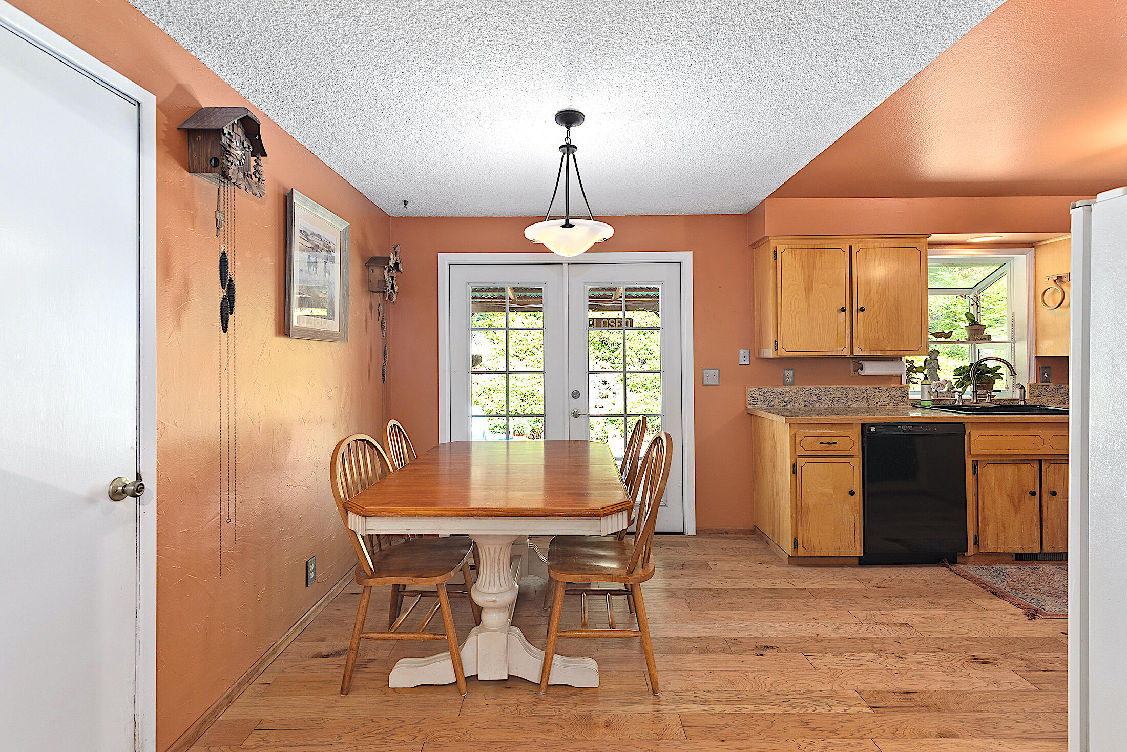 9158 Lower River Road