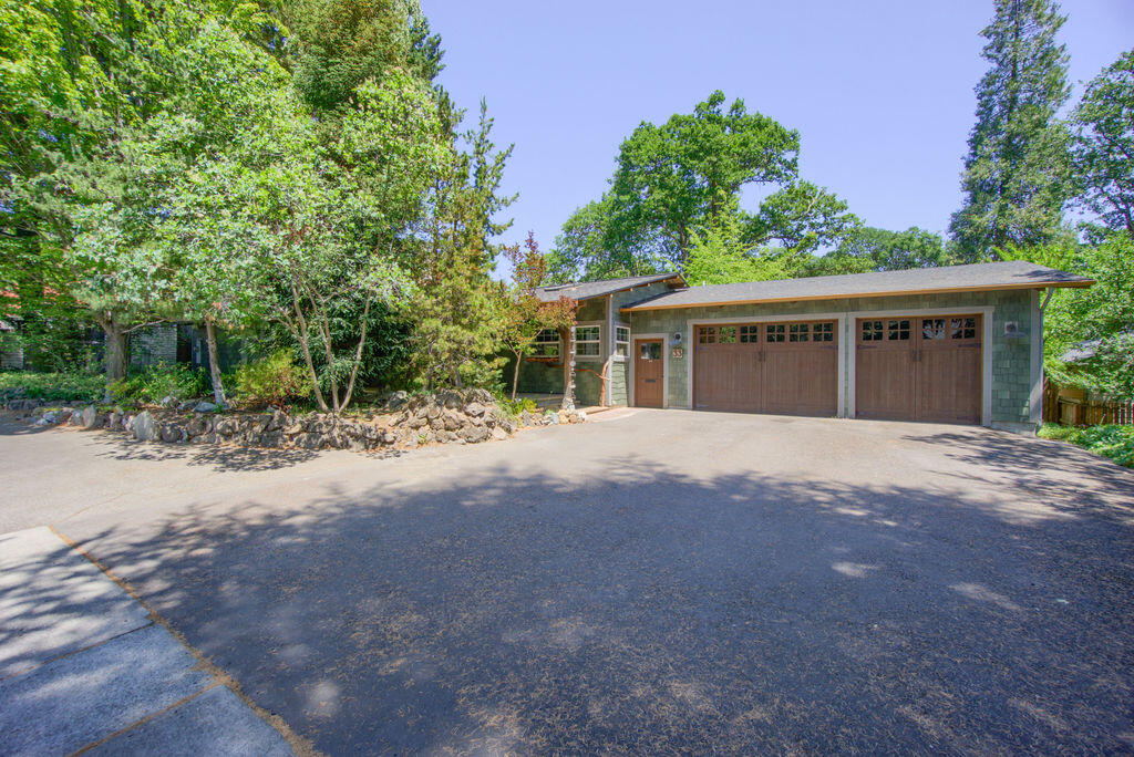 33 Black Oak Drive