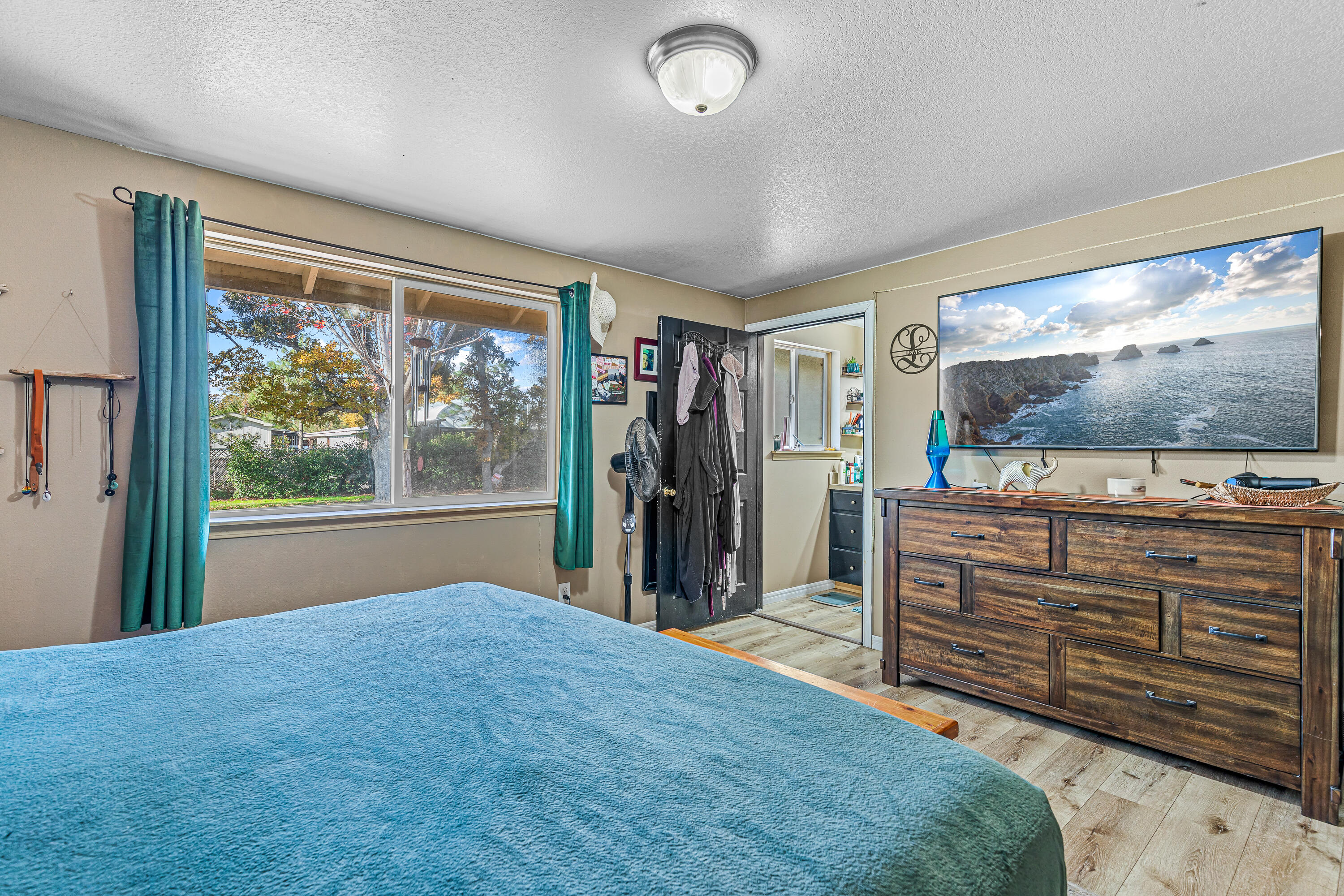 6569 Oakhurst Street