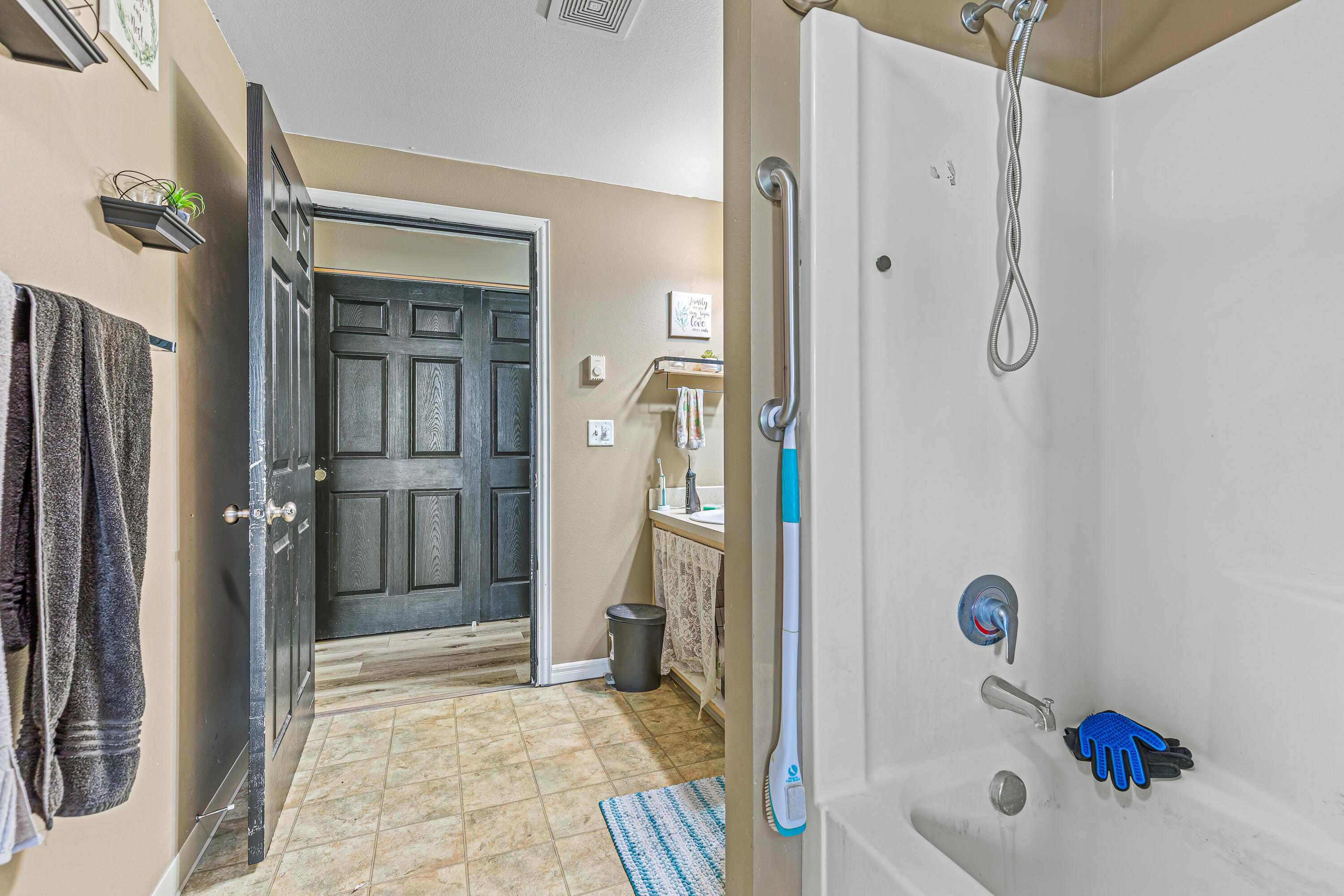 6569 Oakhurst Street