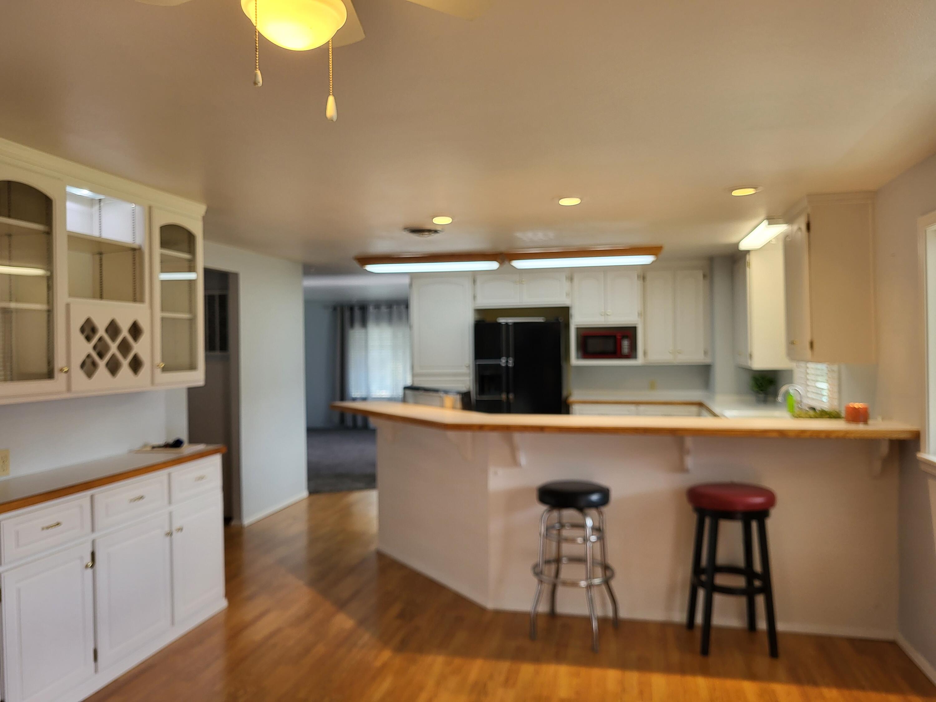 515 E Main Street, 1