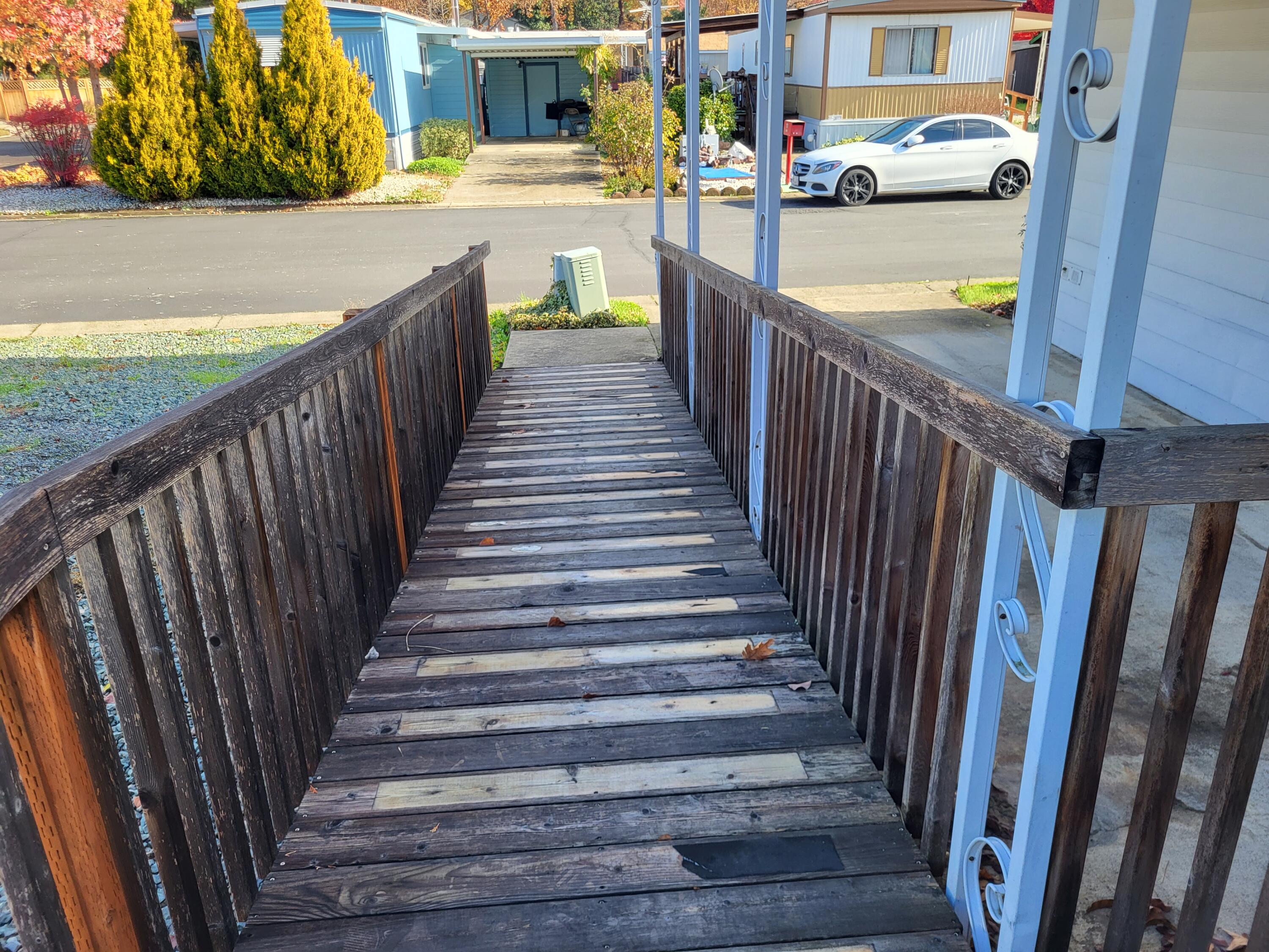 515 E Main Street, 1