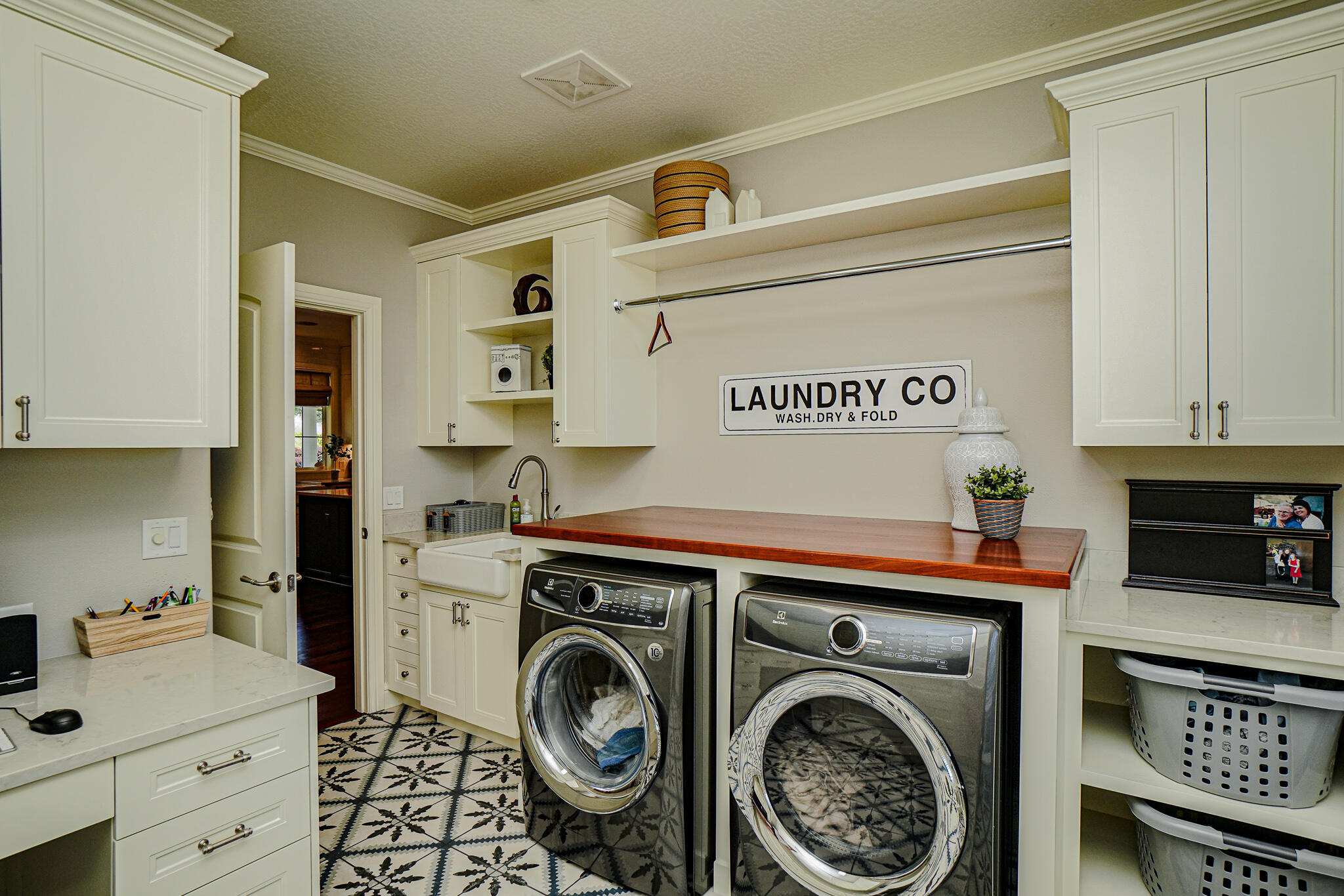 6398 Pine Ridge Drive