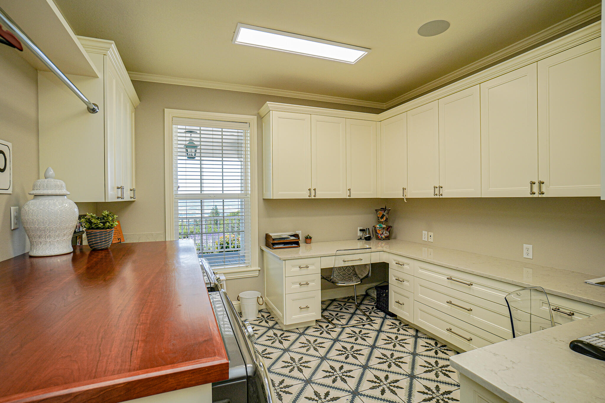 6398 Pine Ridge Drive