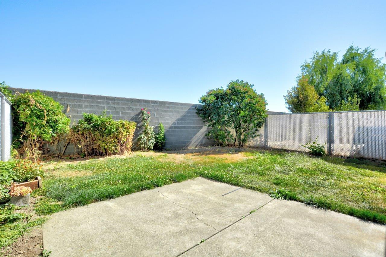 1068 Glengrove Avenue