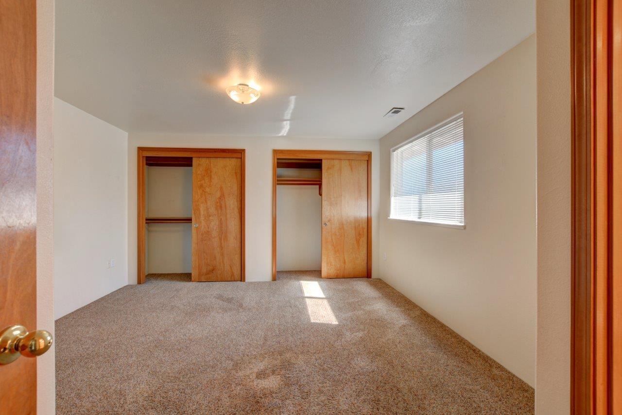 1068 Glengrove Avenue